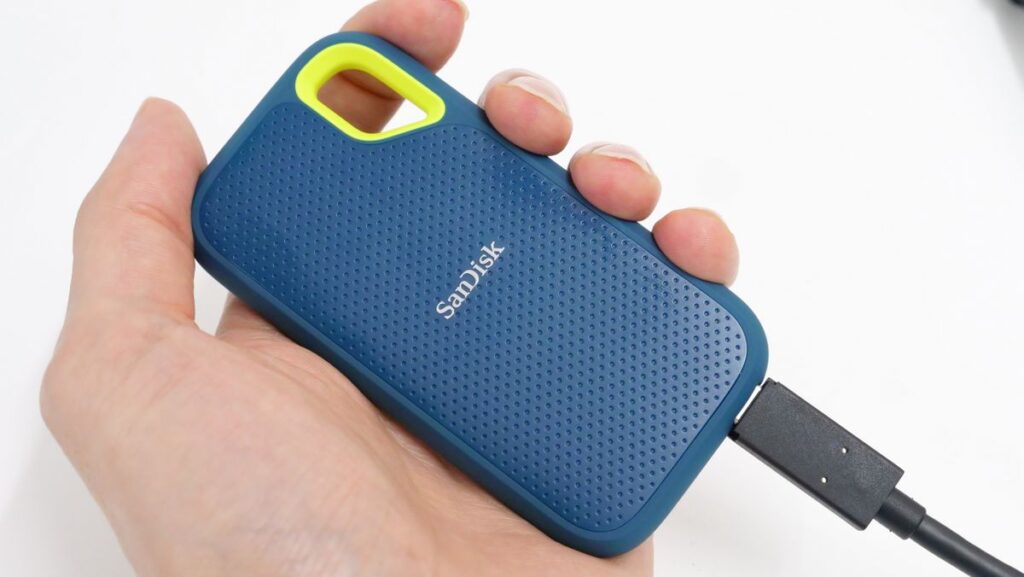 1TBの大容量をコンパクトな手のひらサイズに収めたポータブルSSD「SanDisk Extreme Portable SSD」を使ってみた - GIGAZINE