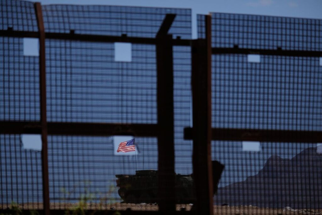トランプ氏の中南米政策、波紋呼ぶ－麻薬対策に軍投入検討との報道 - Bloomberg