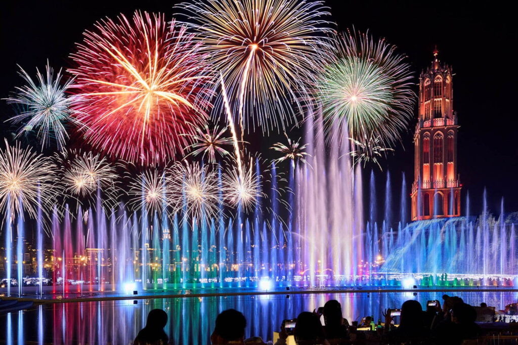 長崎ハウステンボスで「九州一 大花火まつり 2025」冬の夜空を彩る22,000発の花火 – ファッションプレス 長崎ハウステンボスで「九州一 大花火まつり 2025」冬の夜空を彩る22,000発の花火 - ファッションプレス