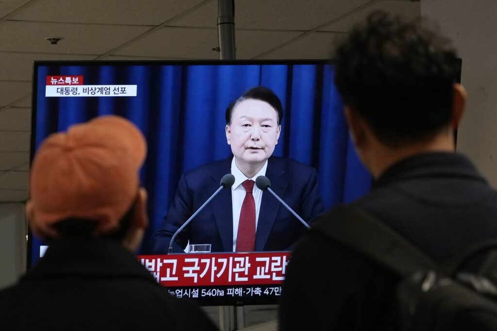 韓国大統領が戒厳令、通貨や株式急落－市場に無制限の流動性供給へ - Bloomberg