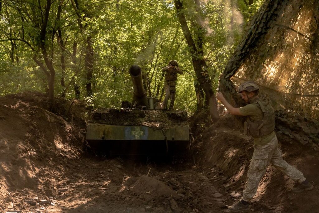 米ロ首脳会談、ウクライナ領土巡る交渉への道開く－ＮＡＴＯ事務総長 - Bloomberg