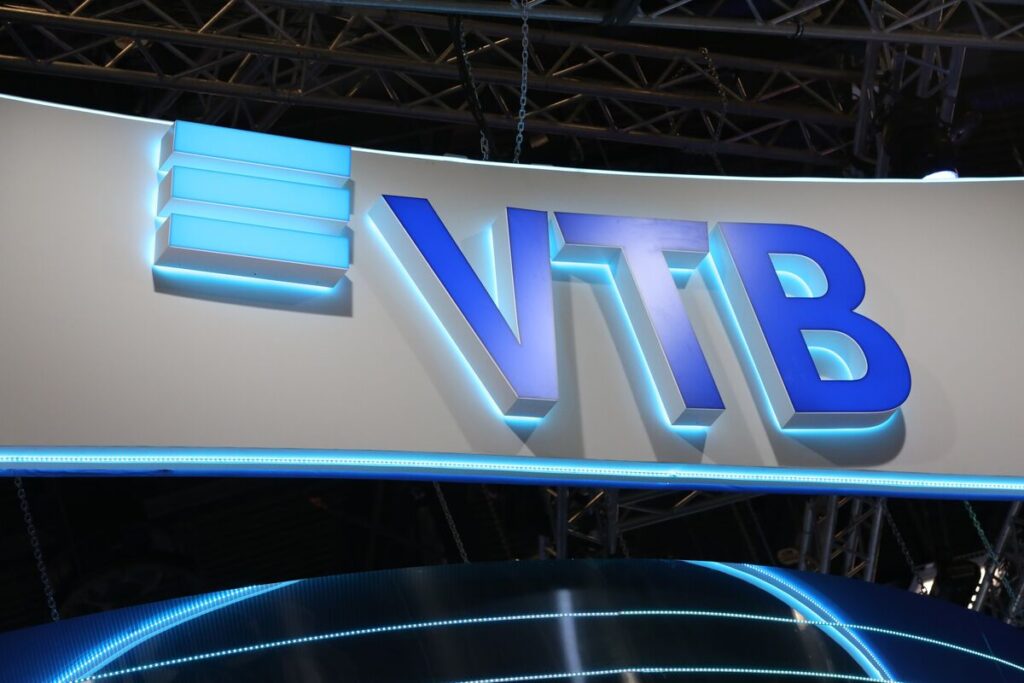 ロシア大手銀ＶＴＢ、貸出収入の悪化を予想－実態はより深刻と関係者 - Bloomberg