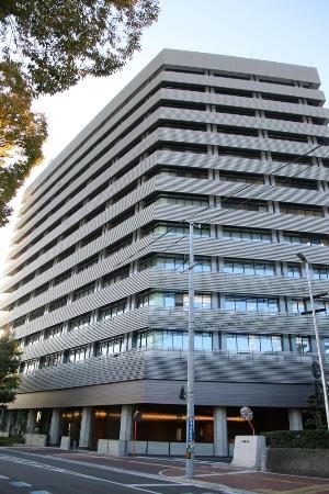岡山で３台絡む事故、１人死亡　４人重軽傷、国道２号 - 琉球新報デジタル