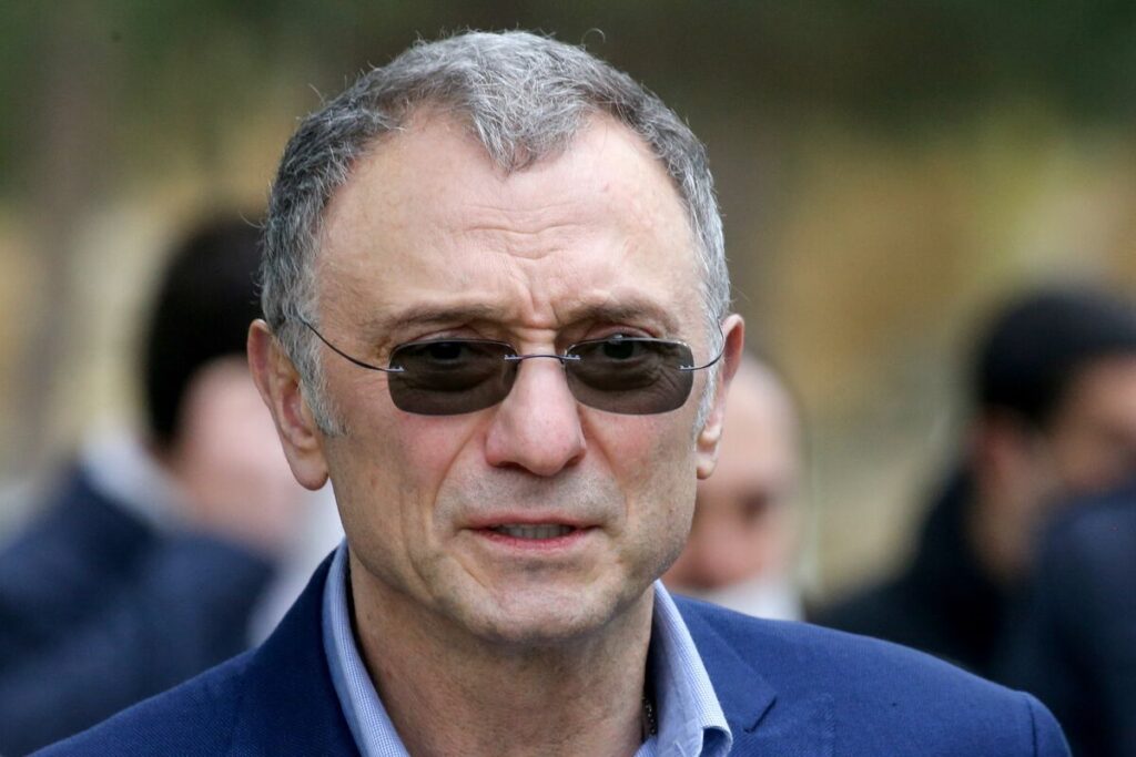 シティ、制裁対象のロシア資産家のため10億ドル以上の取引実行－文書 - Bloomberg