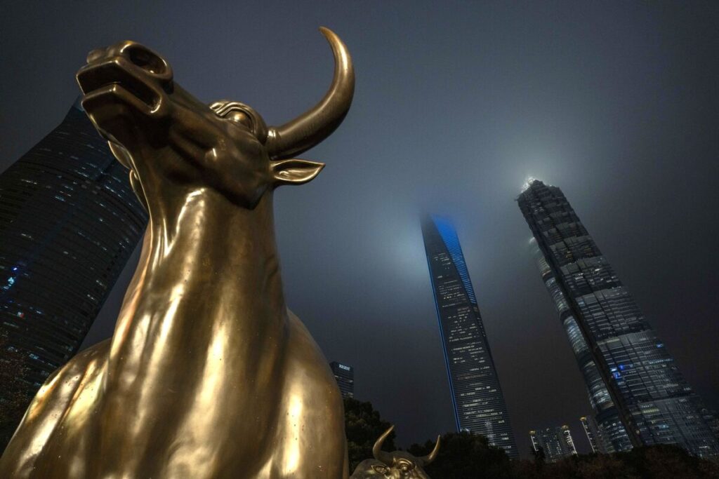 中国株、手掛かり難でも上昇基調－潤沢なマネー背景にリスク選好 - Bloomberg