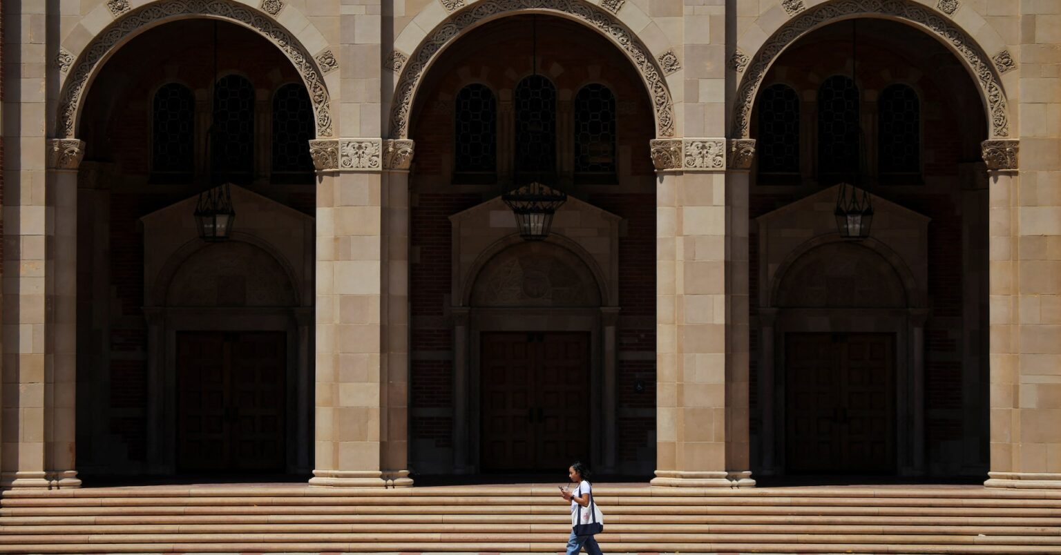 UCLA助成金凍結、連邦地裁が政権側に一部復活命じる判決 | ロイター UCLA助成金凍結、連邦地裁が政権側に一部復活命じる判決 | ロイター