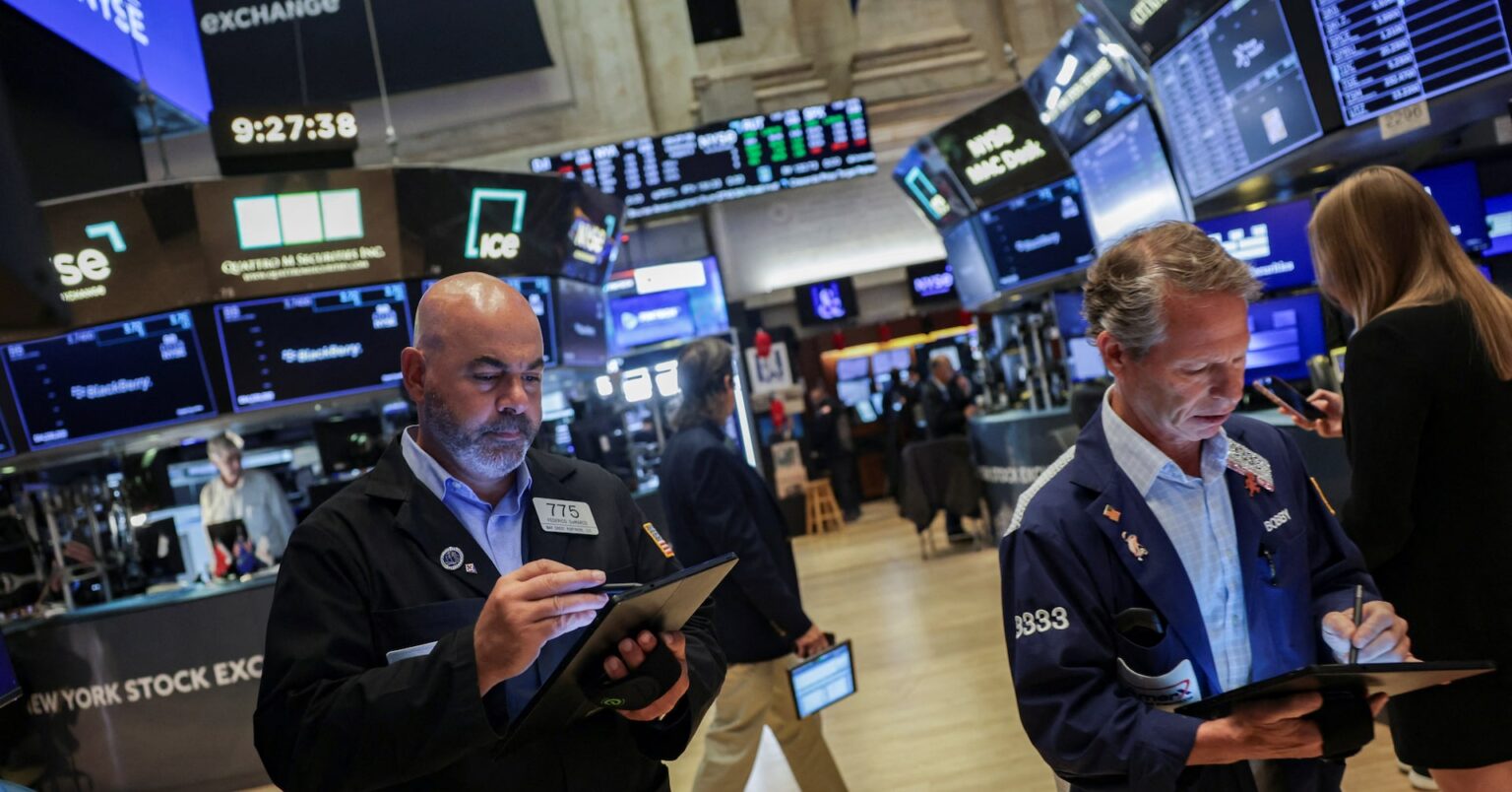 アングル：米国除く世界株ファンドに資金流入、7月は4年半ぶり高水準 | ロイター