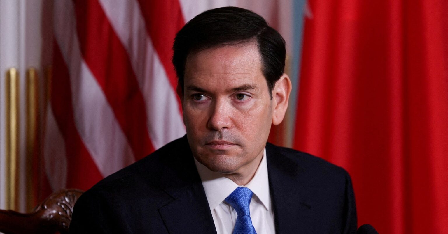 トランプ氏、15日会談で戦闘休止目指す　包括的停戦には時間＝国務長官 | ロイター