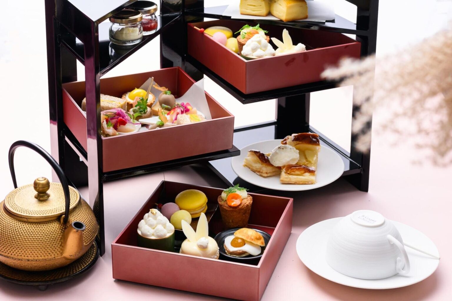 フォションホテル京都「お月見アフタヌーンティー」うさぎ型ムースや月見だんご、満月のキッシュなど - ファッションプレス