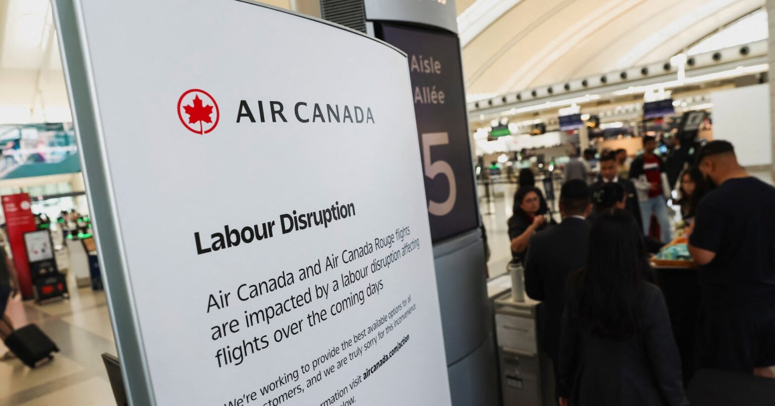 エア・カナダ、客室乗務員のスト始まる 数百便が欠航 | ロイター エア・カナダ、客室乗務員のスト始まる 数百便が欠航 | ロイター