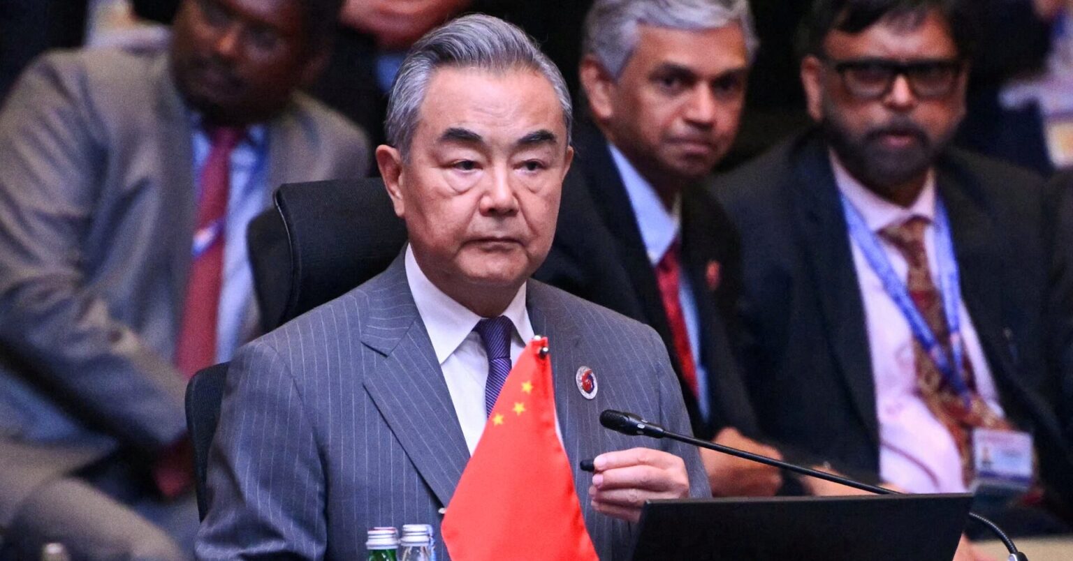 中国の王毅外相、インド訪問へ　ヒマラヤの係争地について協議 | ロイター