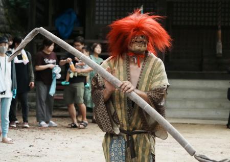 泣く子は育つ「鬼の舞」、和歌山 椎出厳島神社 | 全国のニュース | 福井新聞ONLINE
