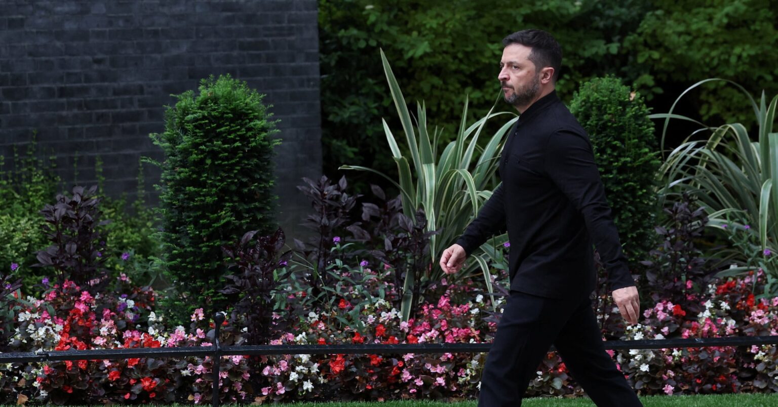 ウクライナ大統領18日訪米へ、うまくいけばプーチン氏との会談調整とトランプ氏 | ロイター