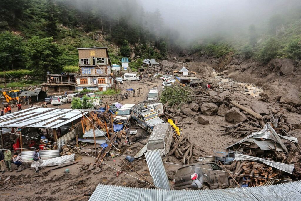 パキスタンとインド、豪雨で計360人余り死亡－被害広がる - Bloomberg