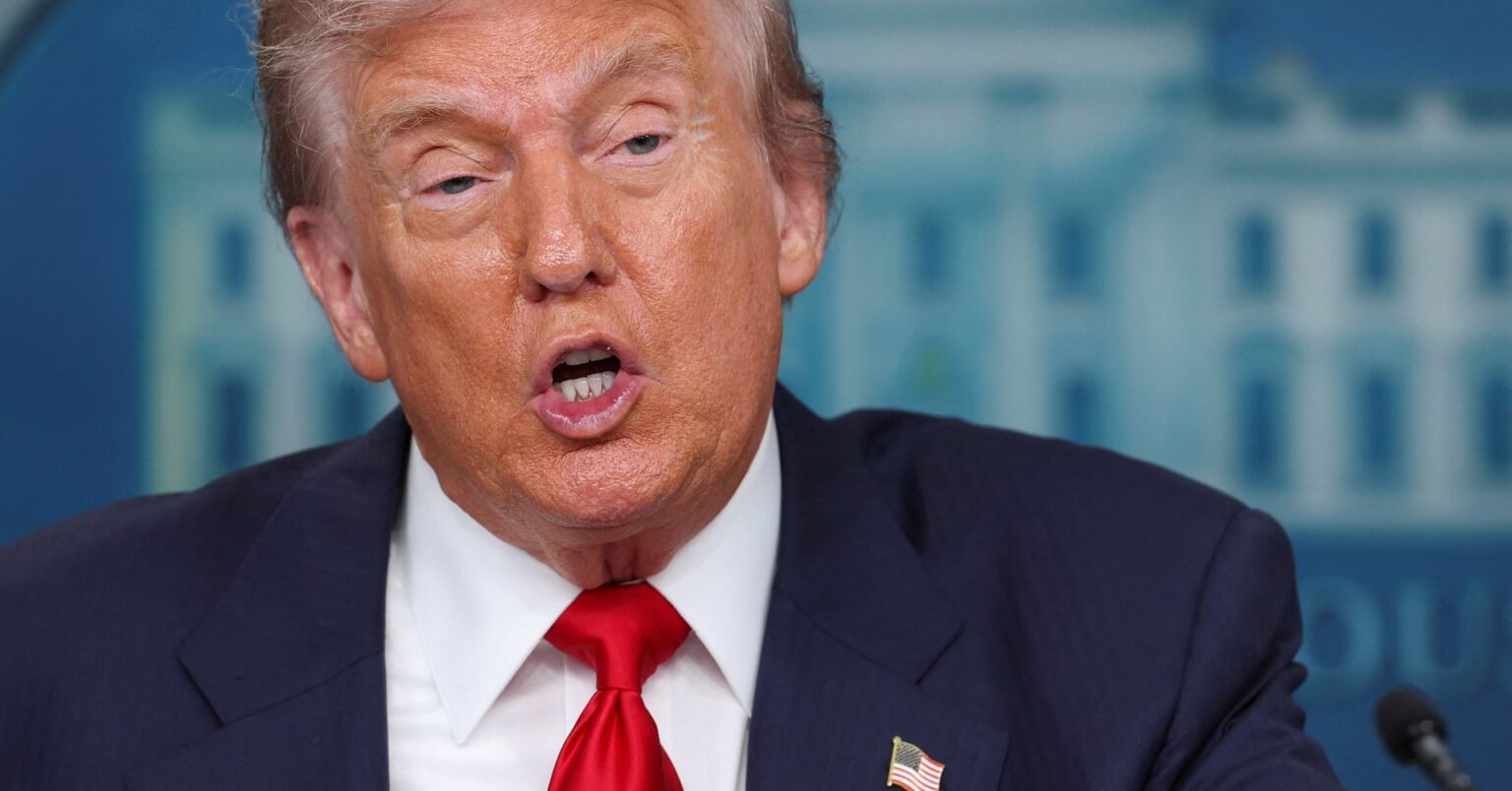 収監中の香港紙創業者・黎智英氏の救出を検討＝トランプ米大統領 | ロイター