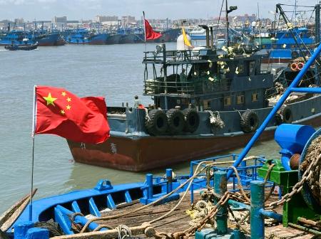 中国、東シナ海へ漁船出港 尖閣領海侵入は減少傾向 | 全国のニュース | 福井新聞ONLINE