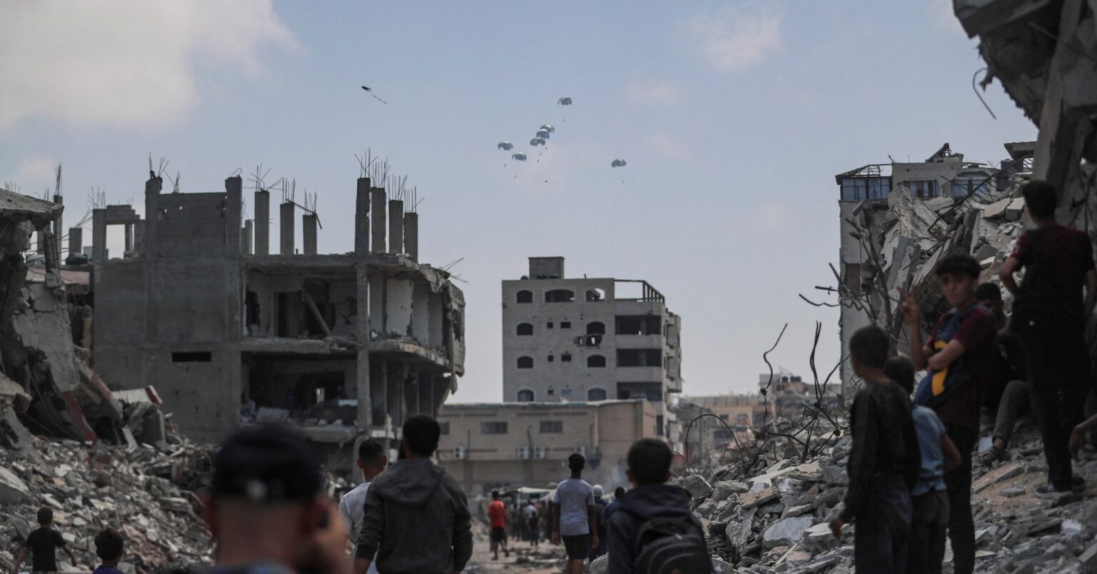 イスラエル軍、ガザ南部への住民移動を準備中　避難設備提供へ | ロイター