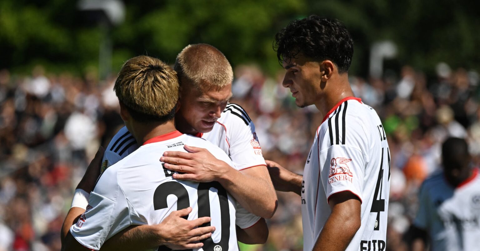 サッカー＝堂安が新天地で2得点、フランクフルト大勝　ドイツ杯 | ロイター