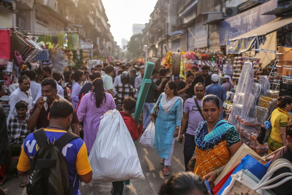 インド、物品サービス税の引き下げで経済下支え－50％関税を前に - Bloomberg