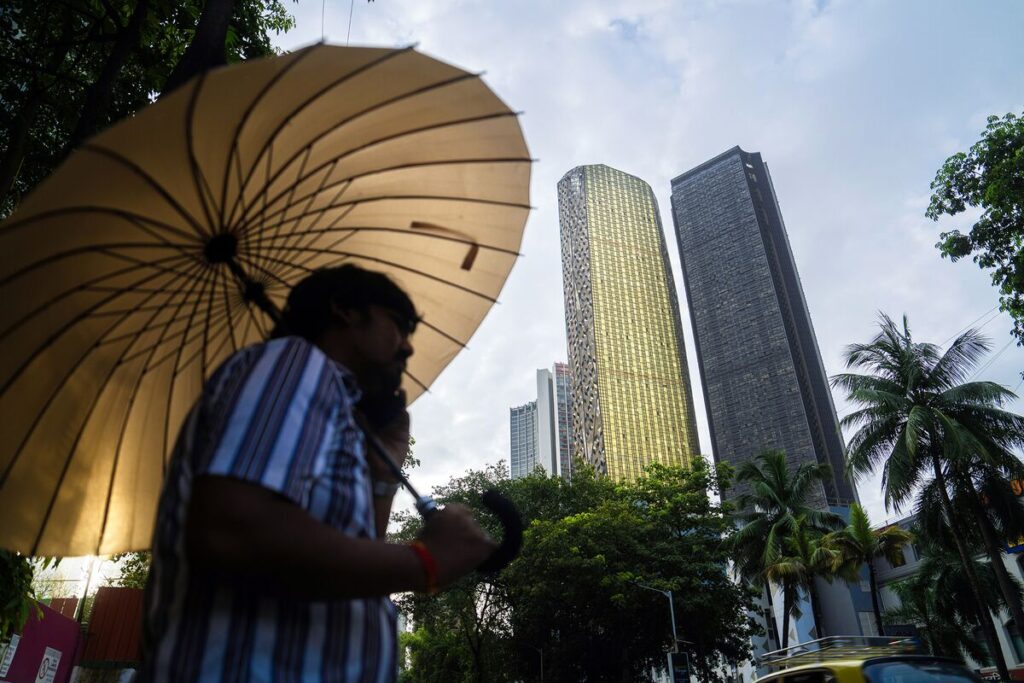 プールやジムを居住スペースより優先－インド金融都市で高級志向進む - Bloomberg