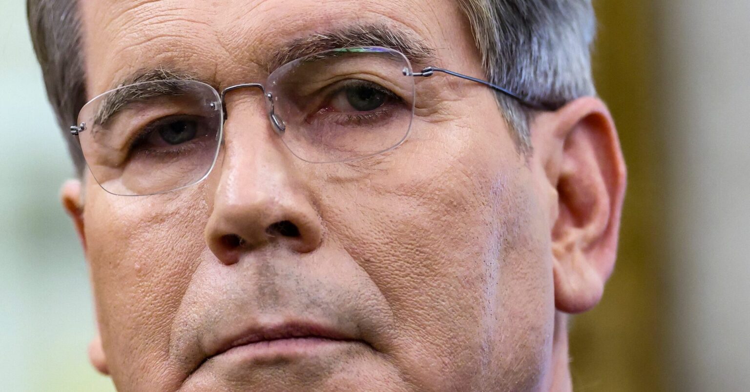 米財務長官「インドは暴利得る」と非難、ロシア産石油購入急増巡り | ロイター