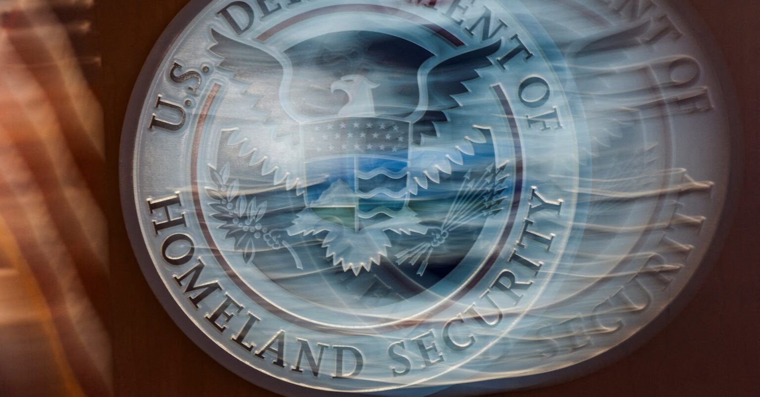 米、中国の鉄鋼・銅などに新たな輸入規制　ウイグル強制労働への対応 | ロイター