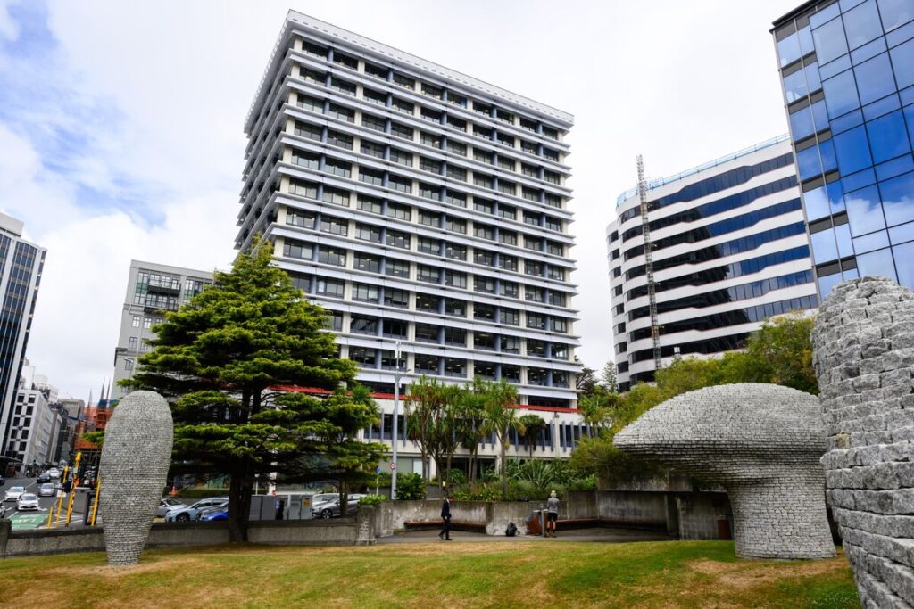 ＮＺ中銀が0.25ポイント利下げ、政策金利３％－追加緩和の余地を示唆 - Bloomberg