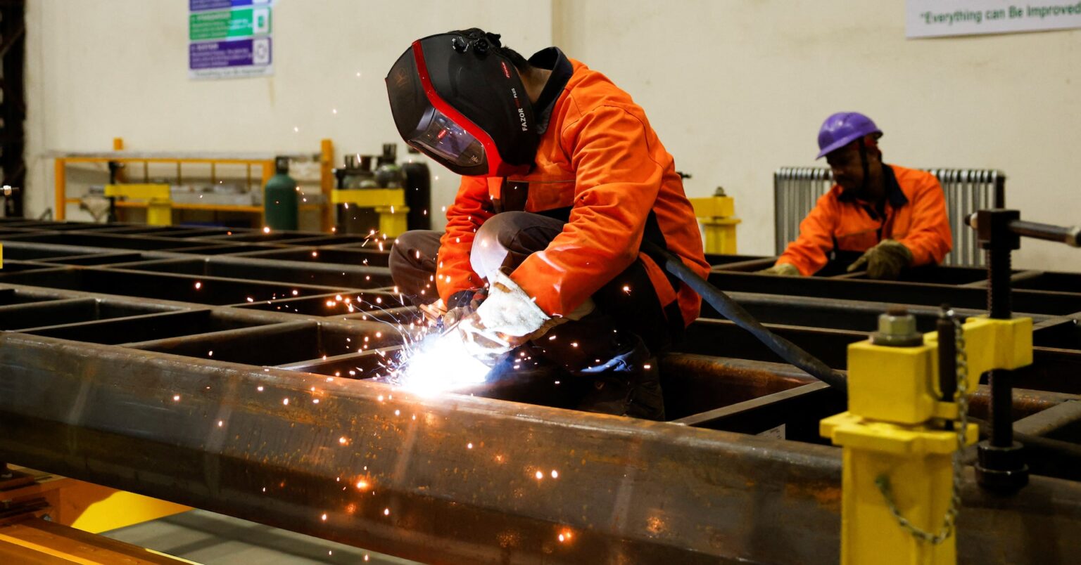 インド経済、年8％成長必要　地政学的不確実性の中＝財務省 | ロイター