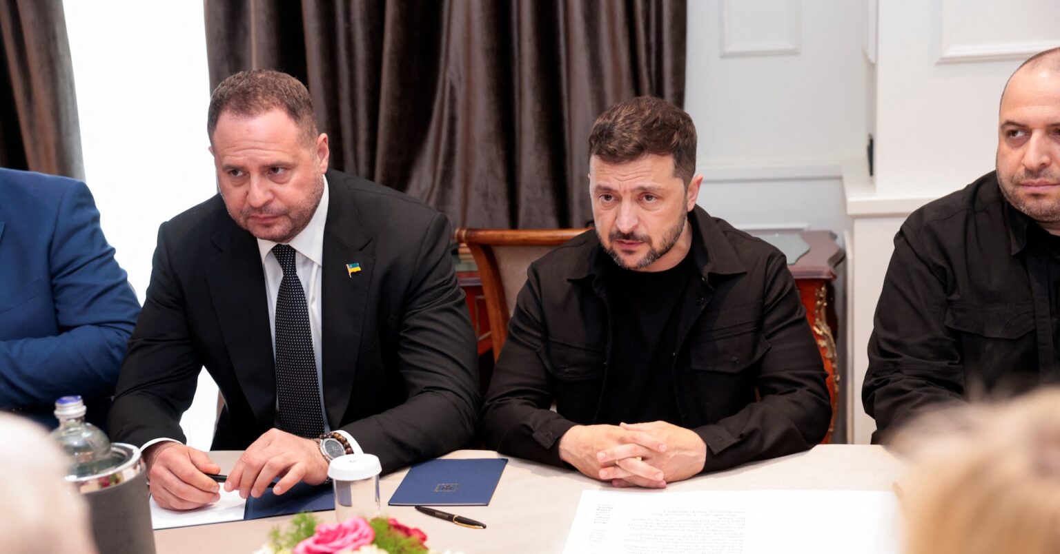 ＮＡＴＯ制服組トップ、ウクライナ「安全保証」米主導で少人数協議＝関係筋 | ロイター