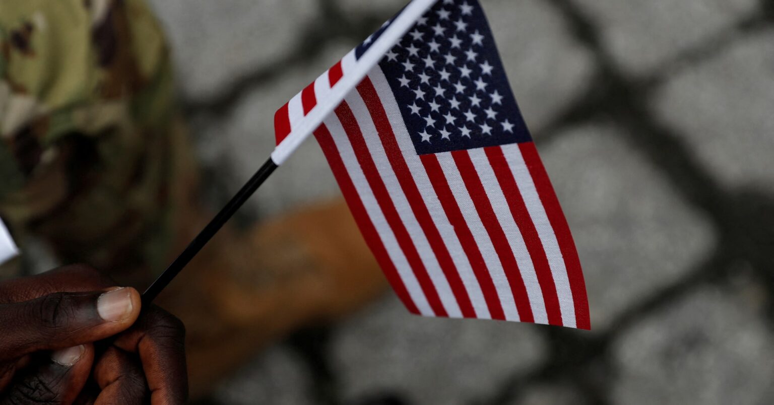 米、ビザ申請者の「反米感情」を審査へ | ロイター