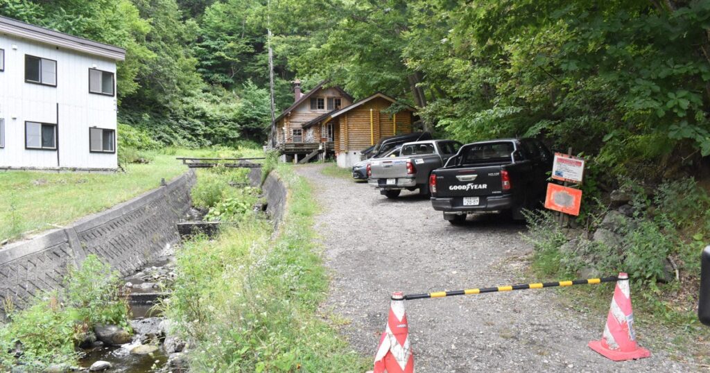 見通し悪いカーブでヒグマ遭遇か 死亡男性、直前まで単独走 羅臼岳 - 毎日新聞