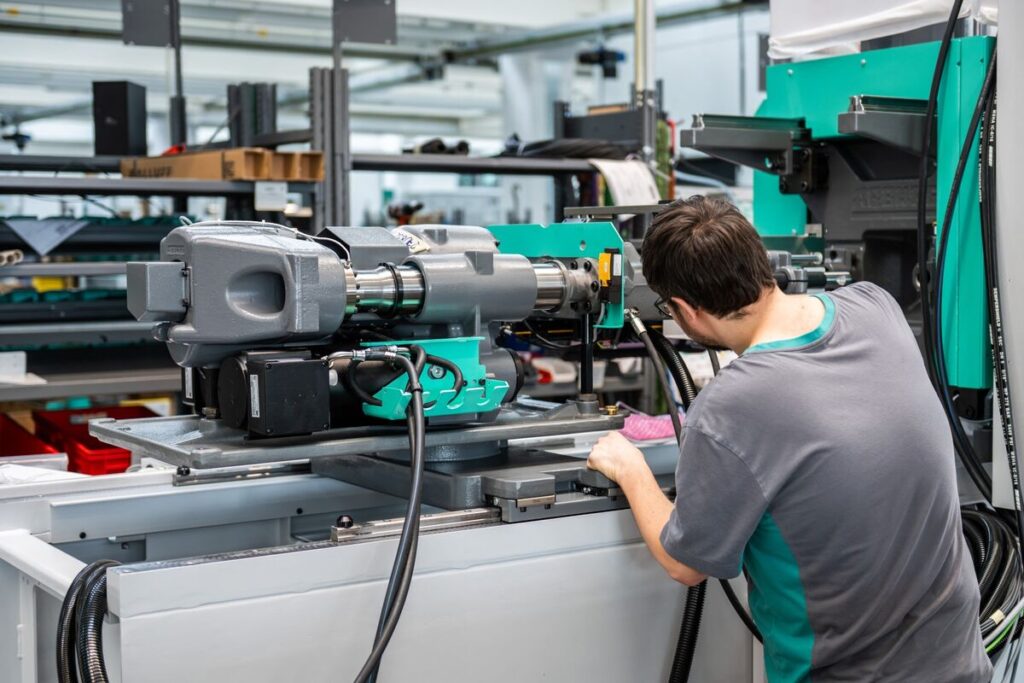 ８月のユーロ圏ＰＭＩ、予想上回る51.1－米国の関税引き上げ後も堅調 - Bloomberg