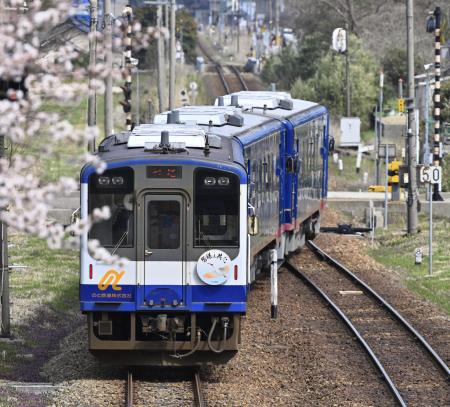 のと鉄道、２５日に全線再開 石川、大雨で線路脇の斜面崩れ | 全国のニュース | 福井新聞ONLINE
