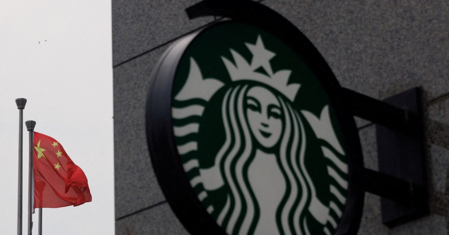 スターバックス中国事業、株式売却先候補に2週間以内の提案要請＝関係筋 | ロイター