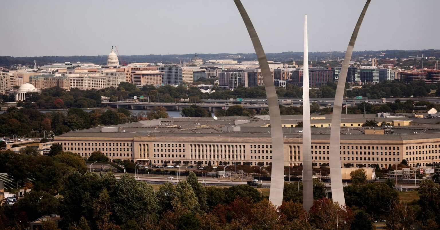 米、ウクライナの長距離ミサイル使用を制限　ロシア国内攻撃阻止＝報道 | ロイター