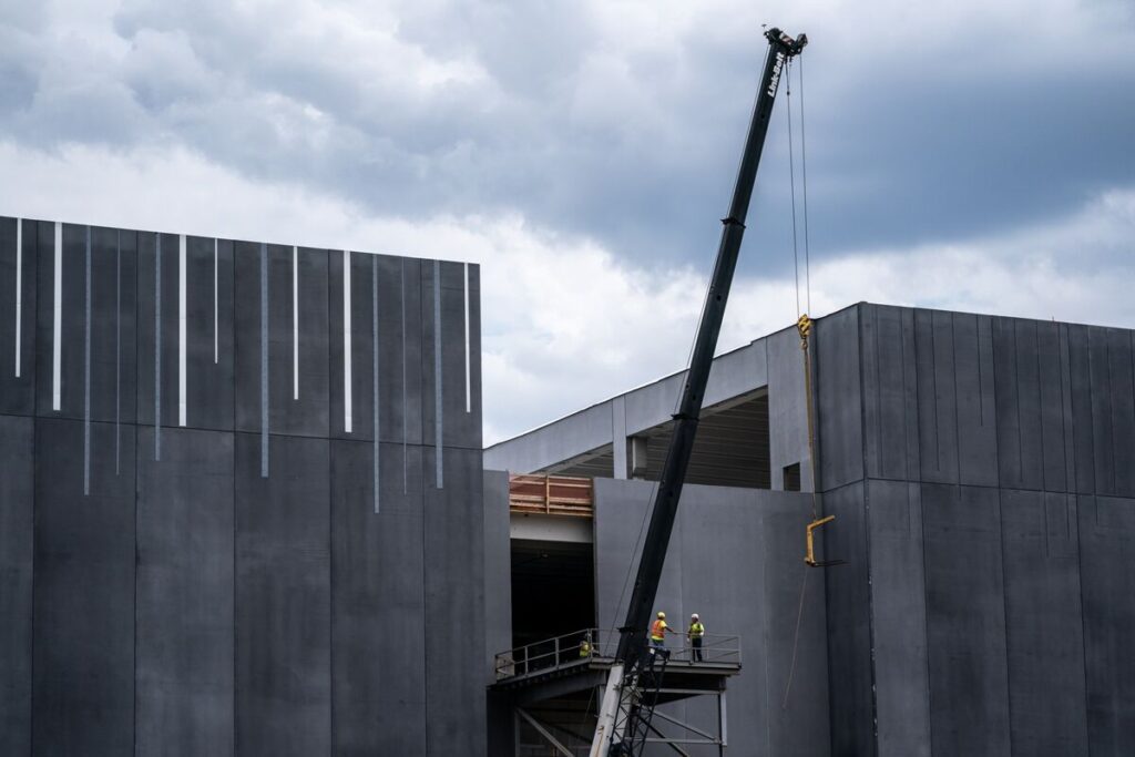 ＡＩブーム、ドットコムバブルの再来か－投資家を不安にさせる類似点 - Bloomberg