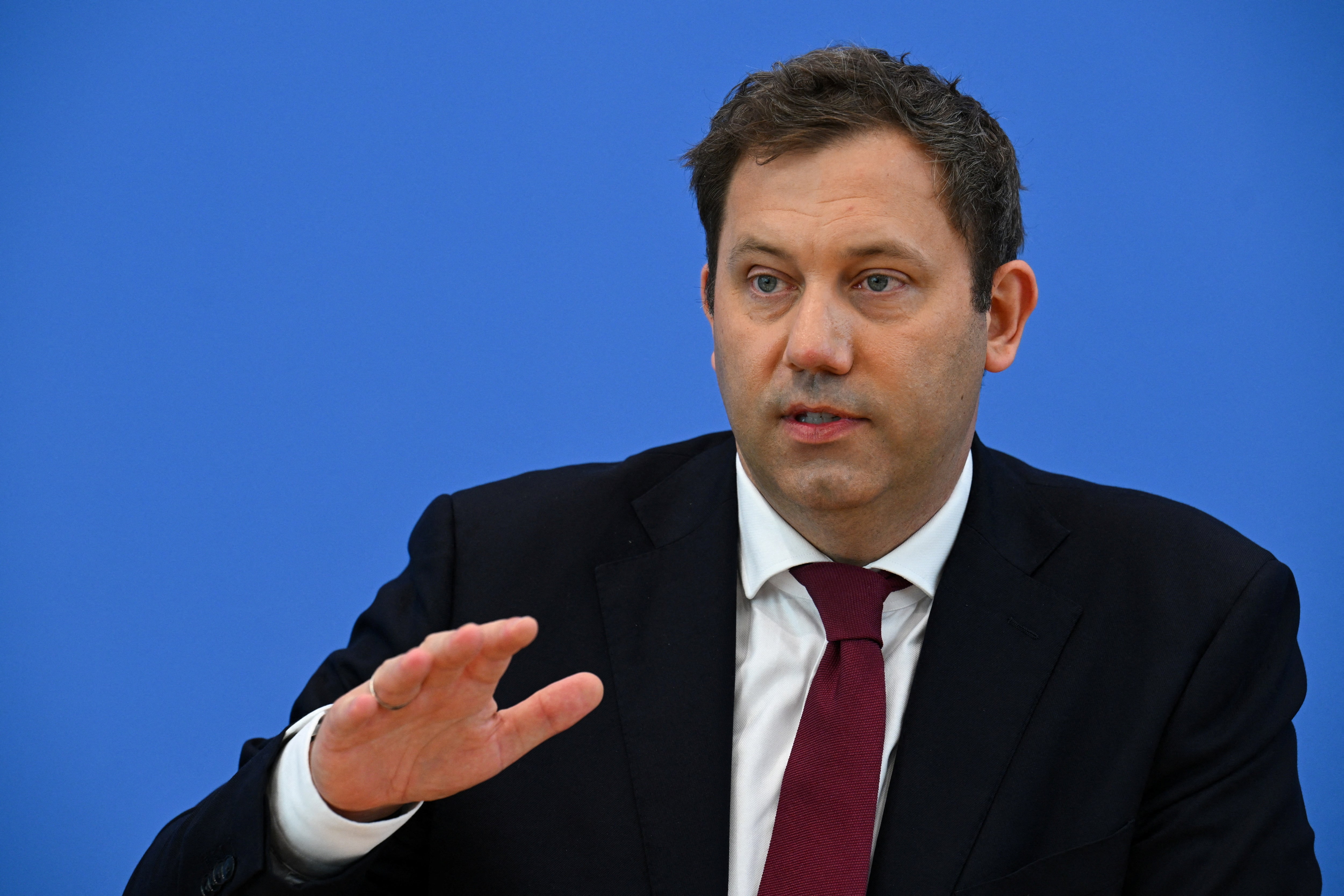 独財務相、ウクライナを電撃訪問　「ドイツの支援は揺るがず」