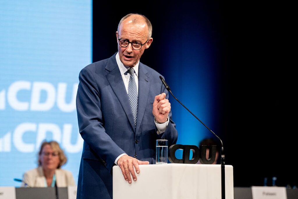 ドイツ経済は「構造危機」に直面、予想以上の困難伴う－メルツ首相 - Bloomberg