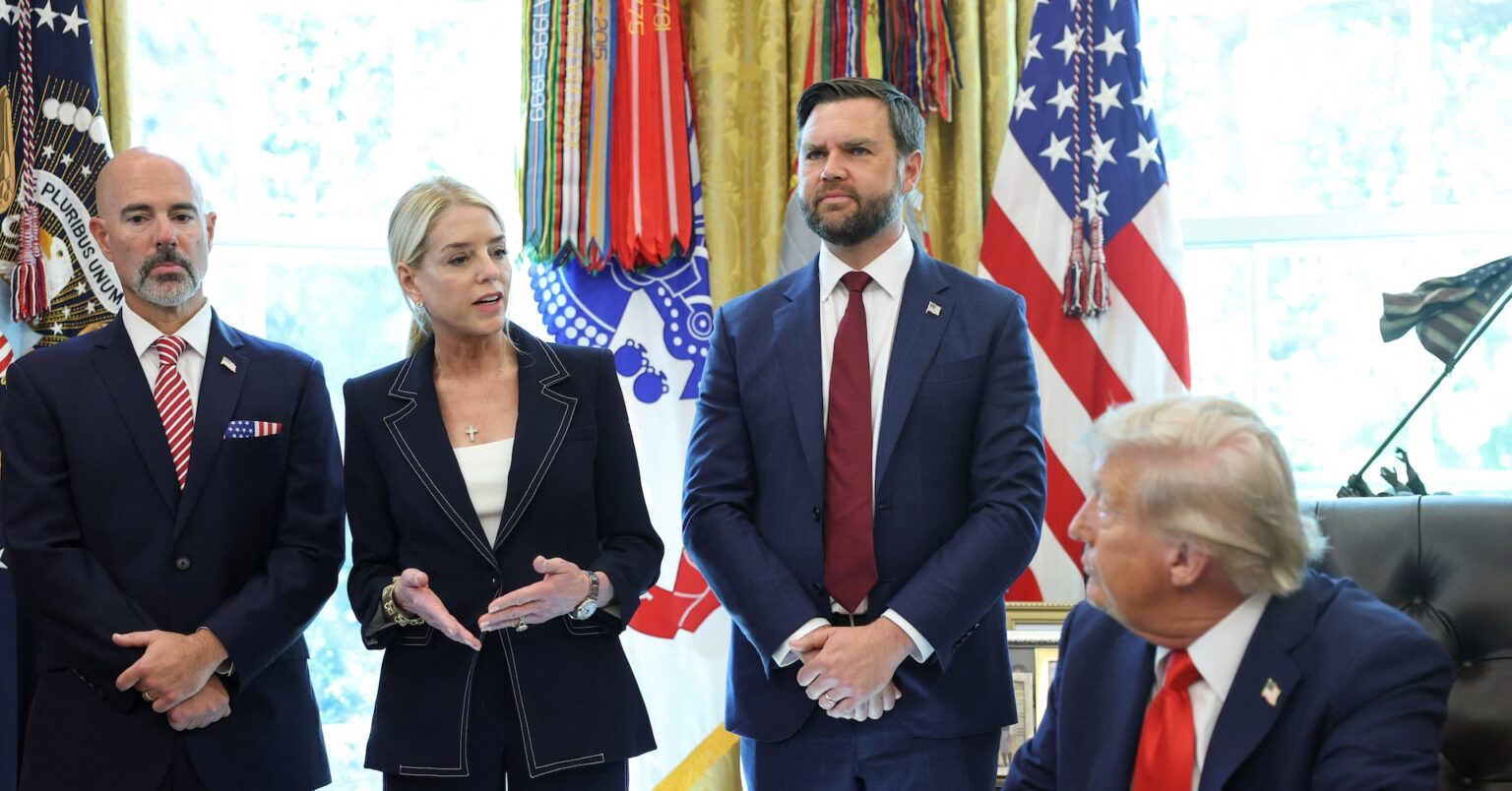 米政権、EUデジタルサービス法関係当局者に制裁検討=関係者 | ロイター 米政権、EUデジタルサービス法関係当局者に制裁検討=関係者 | ロイター