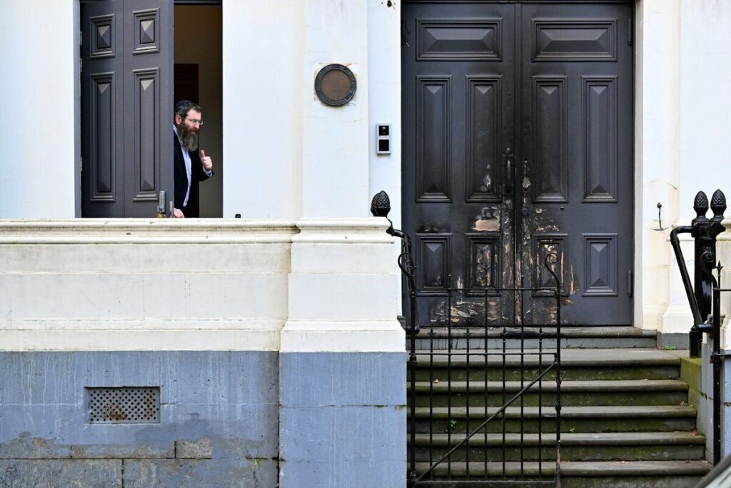 オーストラリア、イランが反ユダヤ犯罪に関与と確認－駐豪大使を追放 - Bloomberg