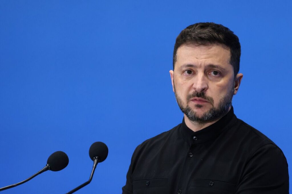 ゼレンスキー氏に習主席が祝電、独立34周年で－プーチン氏訪中直前 - Bloomberg