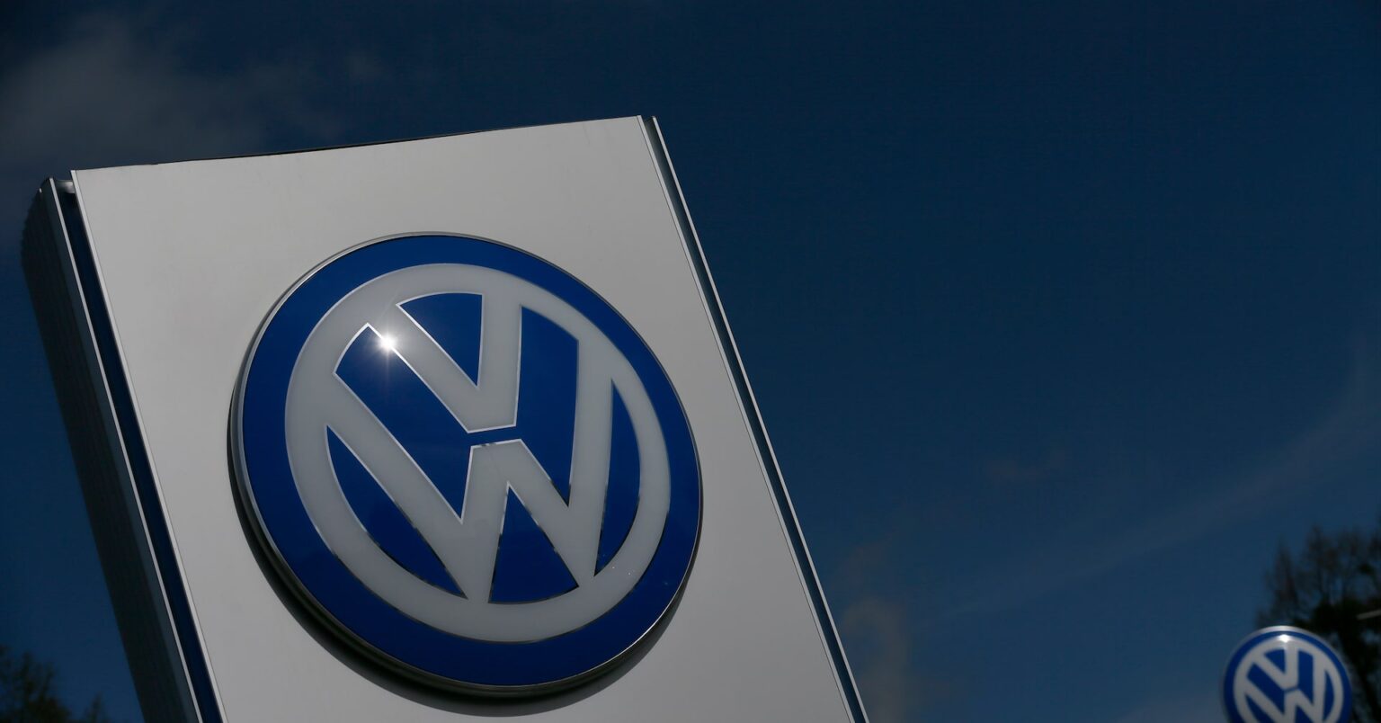 ドイツ工業部門、低迷加速　雇用25万人喪失＝調査 | ロイター