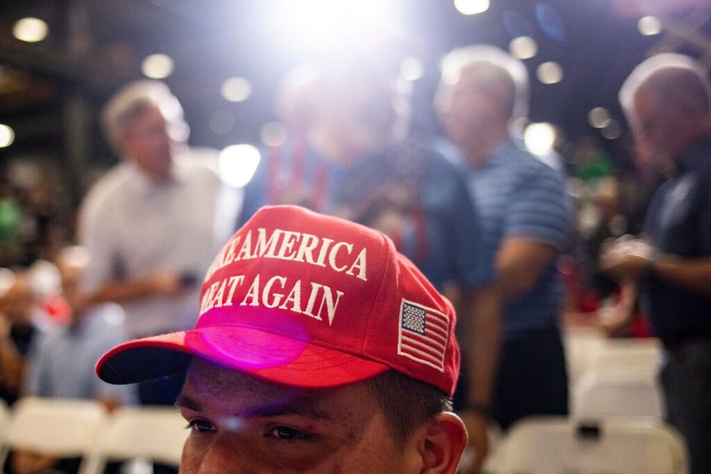 【コラム】若年層は右傾化を後悔、トランプ離れ顕著－ヘンダーソン - Bloomberg