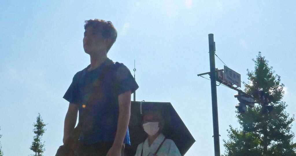 東京都心、9日連続の猛暑日 最多記録の22回目に並ぶ - 毎日新聞