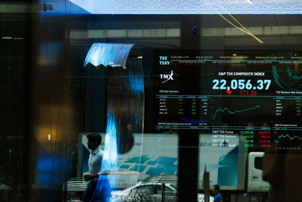 カナダ人投資家、米国株買い増し－トランプ氏の貿易戦争下でも - Bloomberg