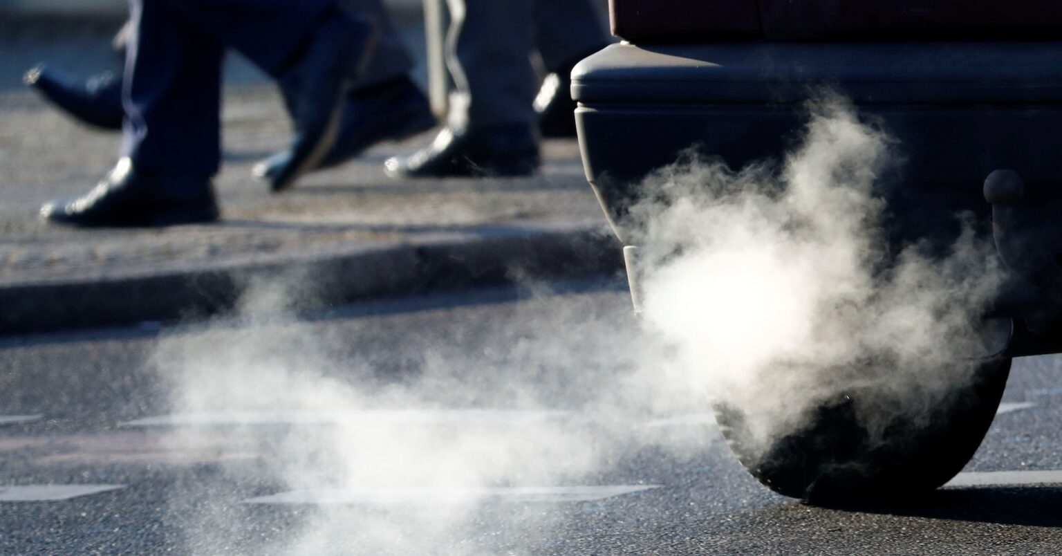 ＥＵのＣＯ２削減目標は実現不可能、自動車業界幹部が見直し要請 | ロイター