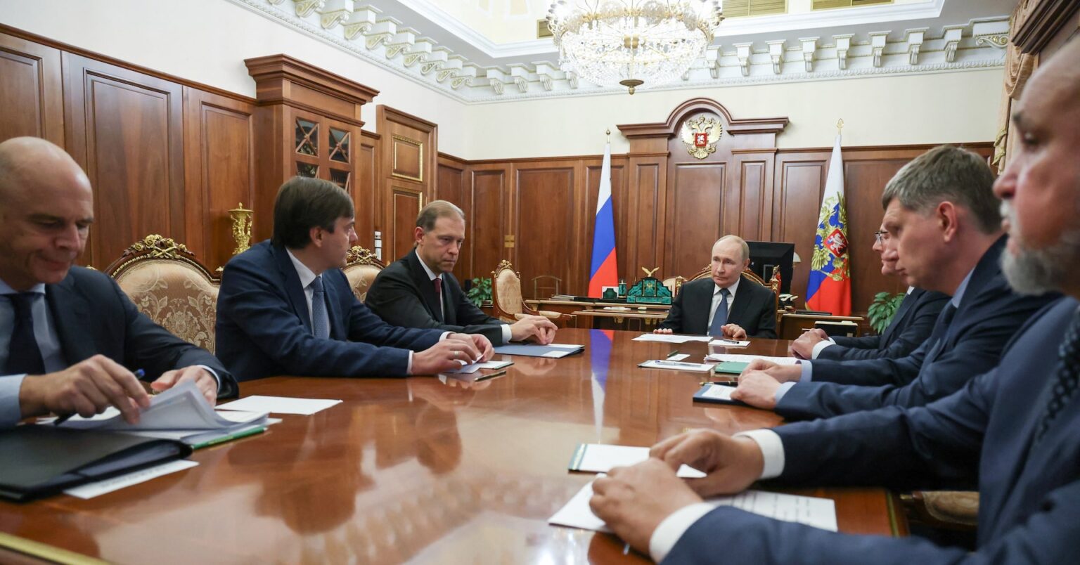 ロシア、今年の成長予想を1.5％に引き下げ　高金利が足かせ＝財務相 | ロイター