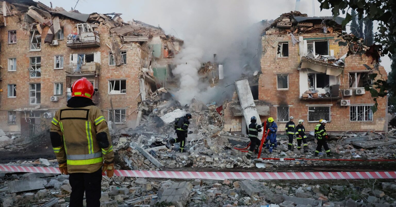 ロシアがキーウに夜間攻撃、10人死亡・38人負傷＝ウクライナ | ロイター