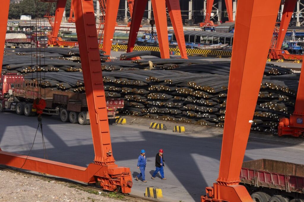 中国鉄鋼メーカーに業績回復の兆し－輸出底堅く、過剰供給への対応も - Bloomberg