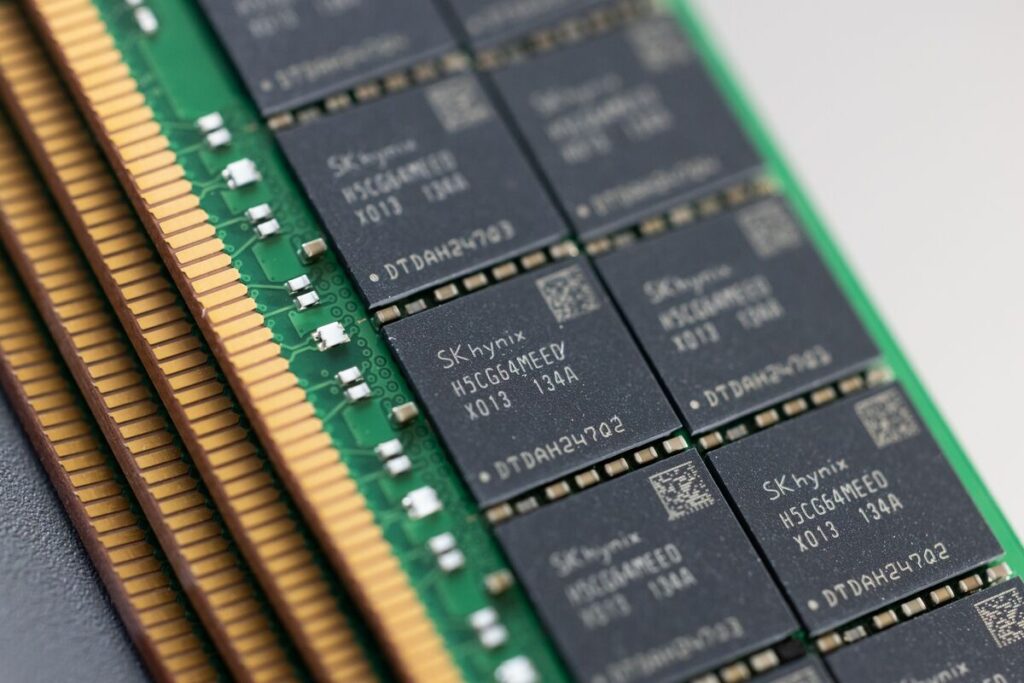 インテルと韓国２社の中国部門、米国が技術使用の特例措置撤回へ - Bloomberg